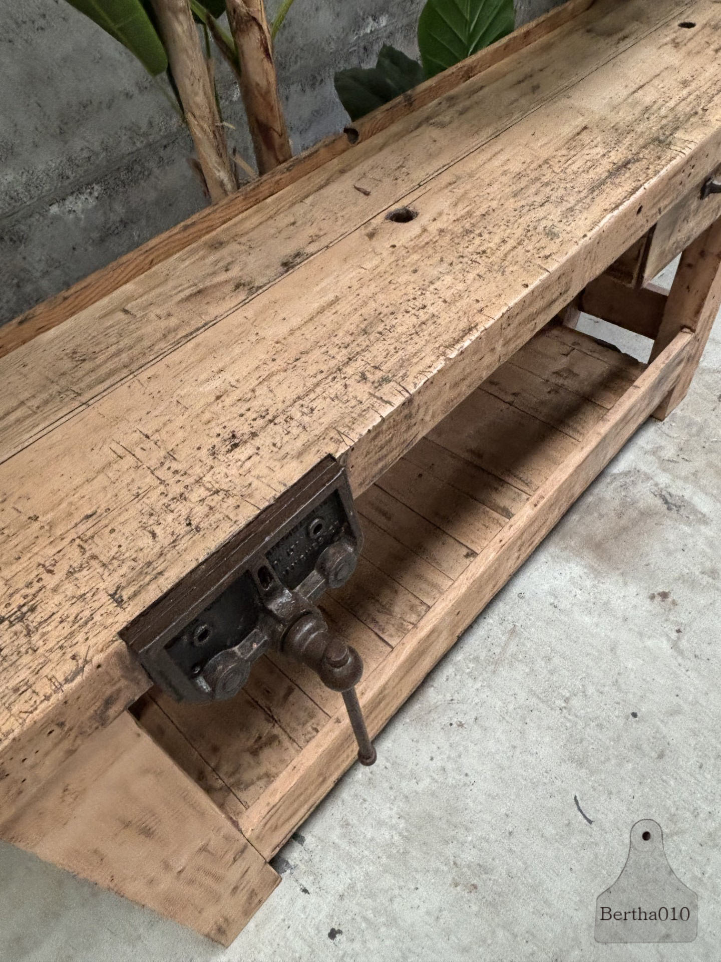 Robuuste Franse werkbank met originele Manchester bankschroef 147601