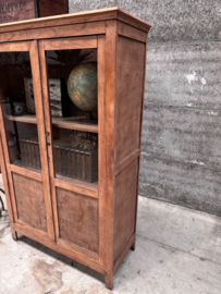 Oude schoolkast jaren 40 vorige eeuw (147156)