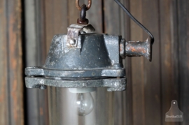 Oude industriële Bully lampje (131251)..verkocht