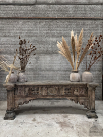 Unieke handgesneden Oosterse sidetable een meubel met ziel 147769