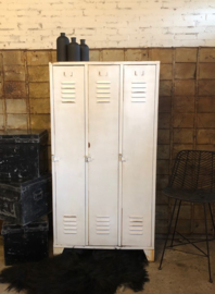 Oude geleefde locker, wit (137425)