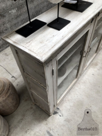 Mooi dressoir wit patina ( 145525)