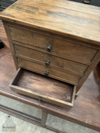 Antiek industrieel ladekastje jaren 20 147719 verkocht