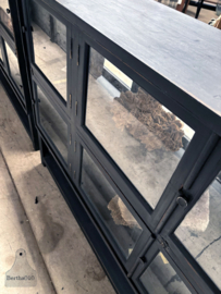 Set van 2 unieke jaren 30 dubbelzijdige vitrine winkelkasten 147869 147870