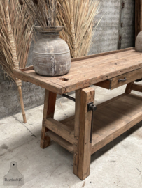 Stoer, doorleefd unieke werkbank uit oud Frans atelier 147938 lengte 206 cm
