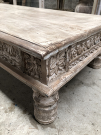 Ooster houtsnijwerk salontafel (146020) verkocht