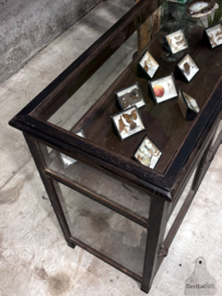 Antieke vitrine geheel van glas (147218) verkocht