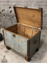 Oude kist (145153) verkocht
