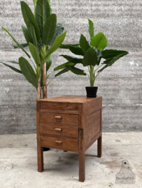 Oud houten keukenblok op hoge poten  jaren 20 30 147775