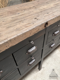 Ladekast uit oud Frans atelier uniek kookeiland dressoir 148028