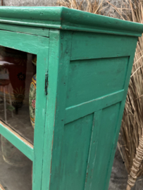 Oude groene vitrinekast 147365