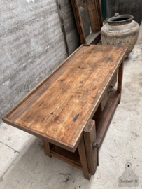 Antieke werkbank vol karakter 147951 lengte 163 cm