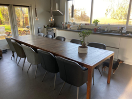 Maatwerktafel met blad van eiken (klooster)voerdelen.