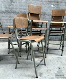 Oude hoge schoolstoel barstoel kitchenmodel (146831)