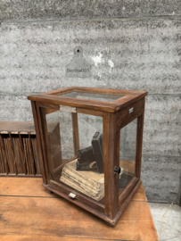 Laboratorium vitrine 147684 verkocht