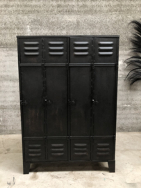 Oude locker (145956) verkocht