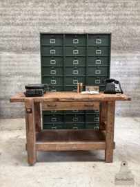 Oude werkbank uit timmermanschool 156 cm lengte 147793 verkocht