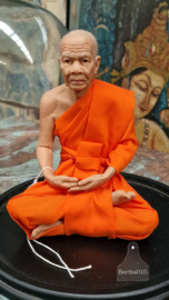 Monnik Phra Luang Phor Sodh in stolp 147319c