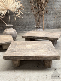 Antieke kleine Naga tafel 147436 Naga table bleach Nagatafel
