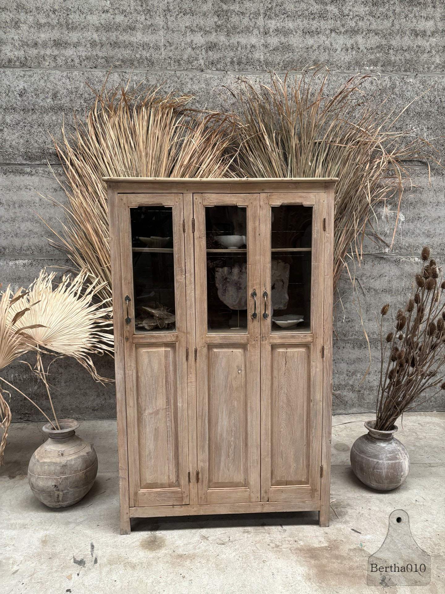 Antieke naturel houten vitrinekast 147433