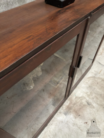 Houten vitrinedressoir uit de jaren 20 lengte 474 cm  147702