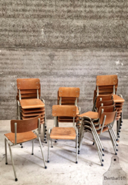 Oude schoolstoelen 147366
