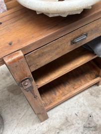 Oude kleine werkbank 147980 lengte 83 cm