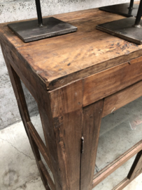 Hoog Engels dressoir (145542) verkocht