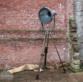 Fabriekslamp op statief (132662)..verkocht