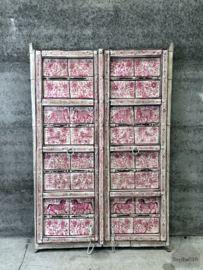 Oude roze poort met olifanten (147195)