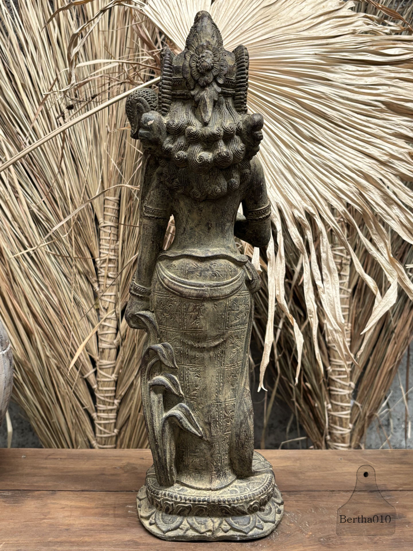 Stenen beeld Dewi 63 cm hoog 147512