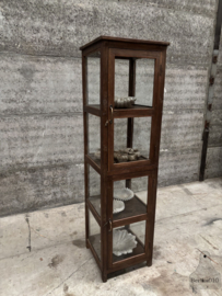 Engelse vitrinekast uit de jaren ’20 rondom glas karaktervol 147868