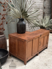 Unieke houten trappentafel 148174
