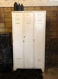 Oude geleefde locker, wit (137425)