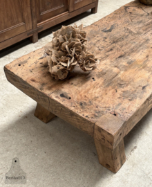 Oude robuuste salontafel 147520 lengte 114 cm