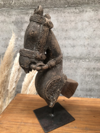Antieke houten paarden op standaard (145539)