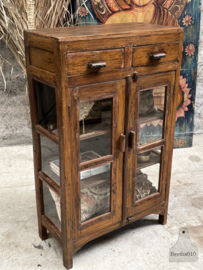 Oud antiek vitrinekastje 147493 verkocht