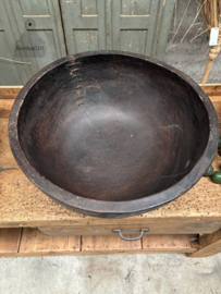 Antieke geleefde Naga houten schaal 148157c dia 54 cm