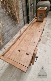 Authentieke Houten Werkbank uit Frans Atelier 147375 lengte 239 cm