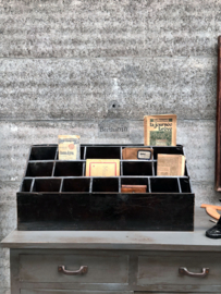 Antieke houten postsorteerbak bureau organizer met patina 147682