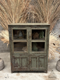 Charmante antieke vitrinekast met originele patina 147708