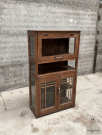 Art Deco vitrinekast met glas aan drie zijden 147678