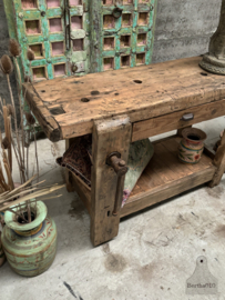 Oude kleine werkbank (147079) lengte 131 cm verkocht