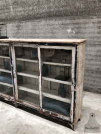 Oude vitrinekast/dressoir smal (144521) verkocht