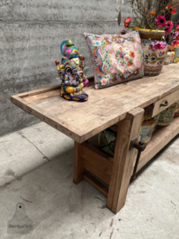 Lange oude eiken werkbank uit Frans atelier 147957 lengte 240 cm