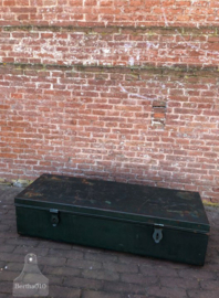 Oude ijzeren opbergkisten (138272) verkocht