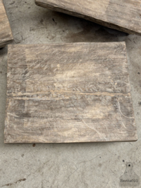 Antieke kleine Naga tafel 147436 Naga table bleach Nagatafel
