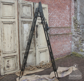 Industriële ijzeren ladder (133489)...verkocht