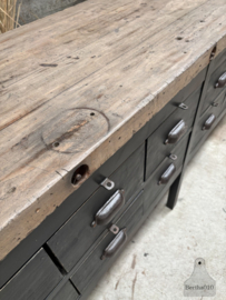 Ladekast uit oud Frans atelier uniek kookeiland dressoir 148028