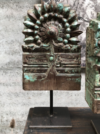 Vier antieke Oosterse ornamenten op standaard (145509)